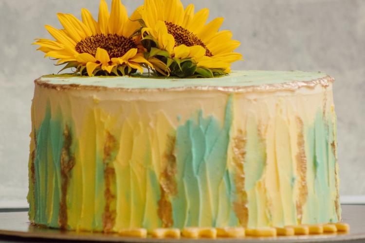 Send Taj Cake to Bangalore