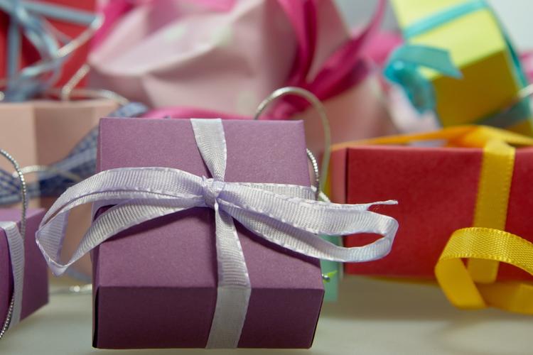 Midnight Delivery of Birthday Gifts to Bangalore 