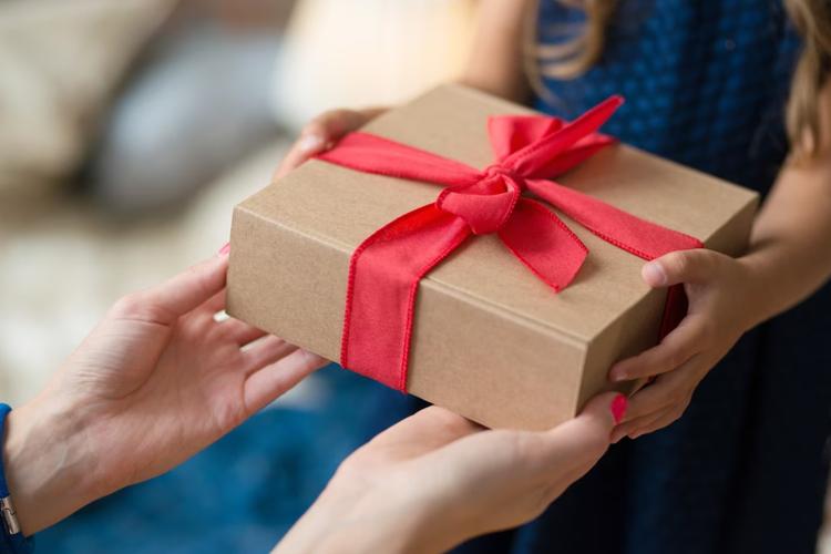 Send Flower Hampers Through Midnight Delivery Service