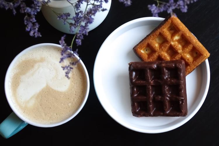 Send Flowers and Chocolates through Midnight Delivery