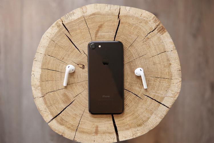 Send Mobile Phones to your Loved Ones to India 