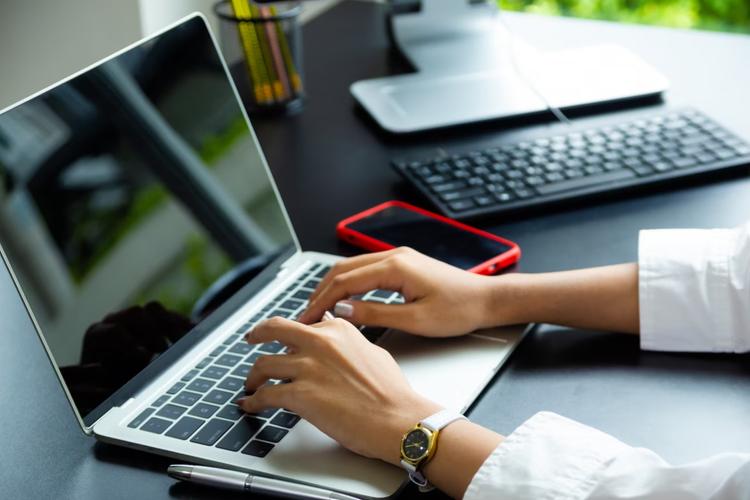 Top Five Gift Ideas For Husband on Durga Puja