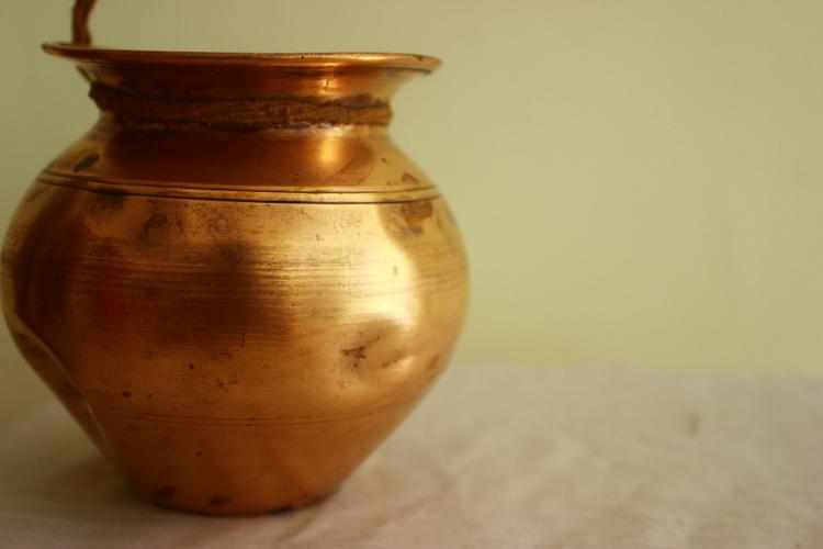 Spiritual Gifts to India for Dhanteras