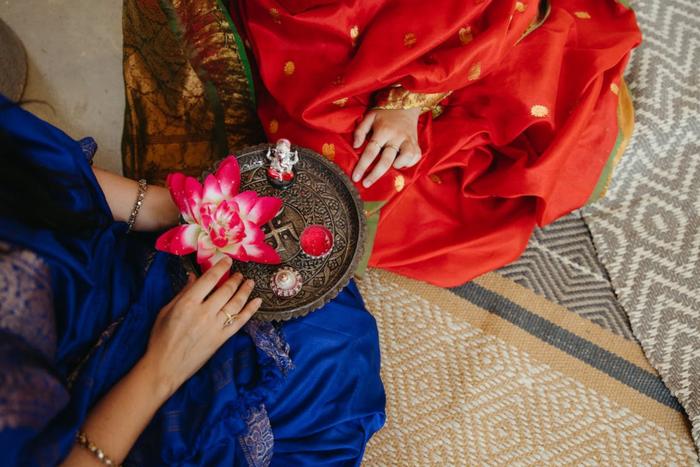 Convey Navratri Wishes with Gifts