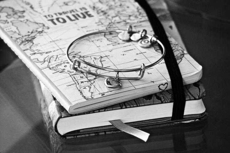 Gifts based on Zodiac Signs to Celebrate Birthdays in India