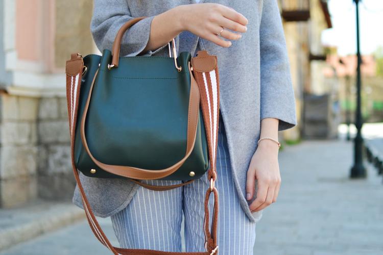 Send Trendy Bags To Her in India