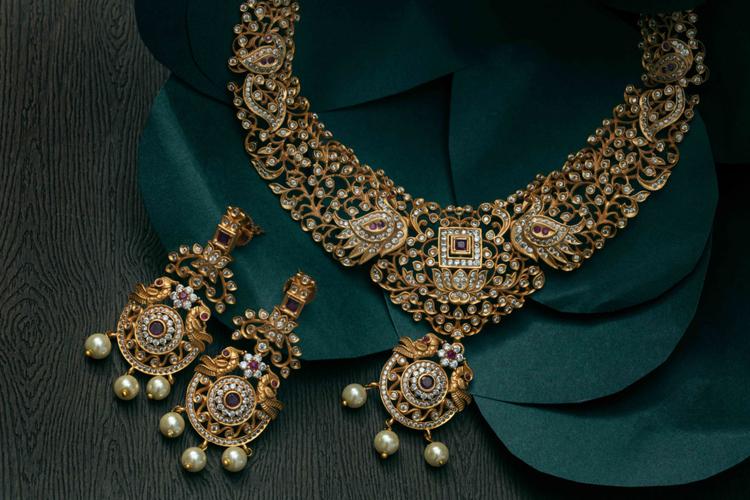 Best Anniversary Gift Ideas for Her in India