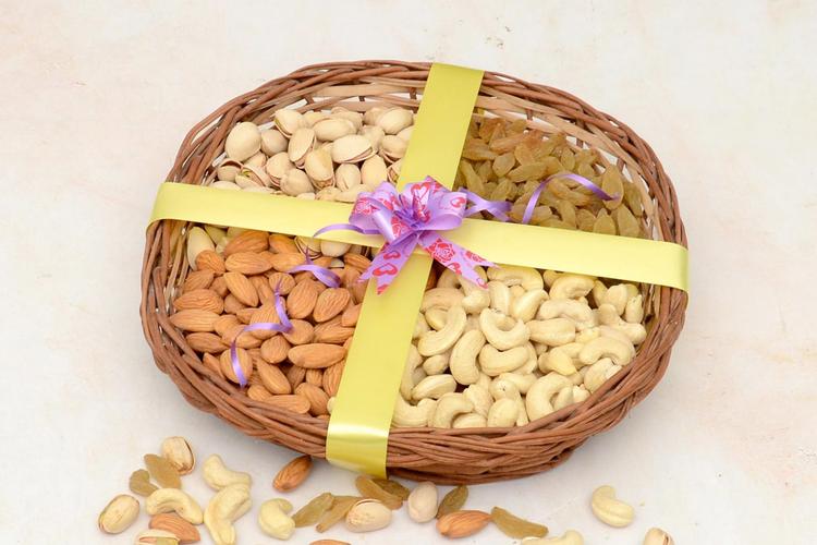 10 Gift Ideas for NRIs in Australia