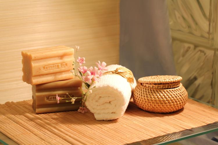 Top 10 Anniversary Gifts for Couples in India