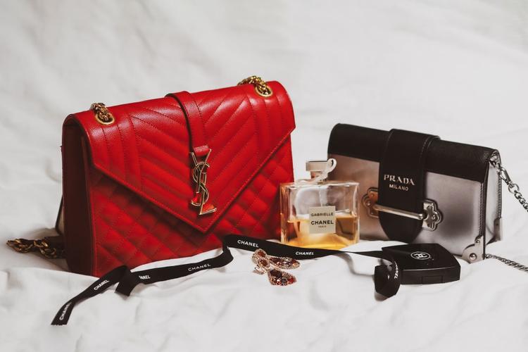 Top 8 Birthday Gifts from USA to Send to India 