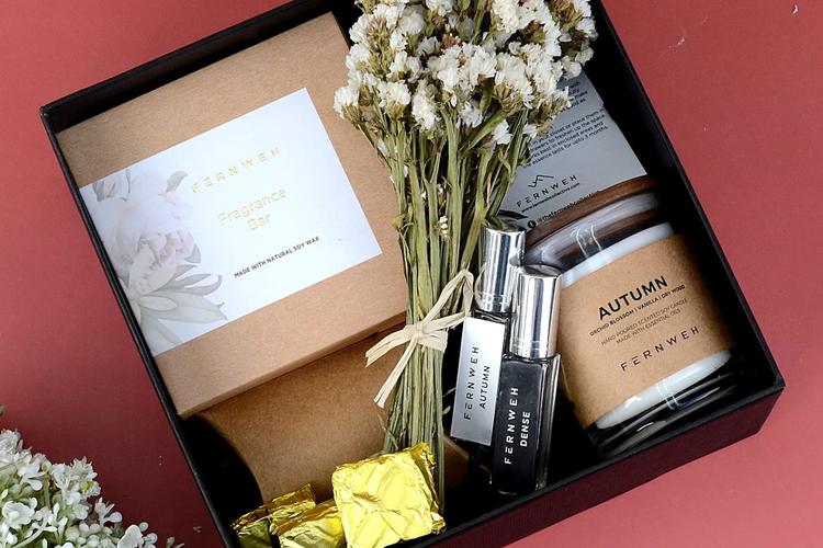 Exclusive Chocolate Hampers as Gifts to India from UK