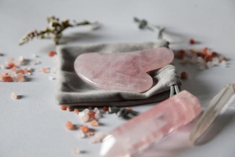 Top 5 Personalized Gifts for Sisters in India 