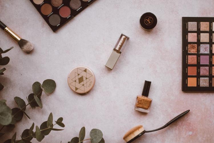 Top 10 Gifts for Girlfriend in India under Rs. 3,000