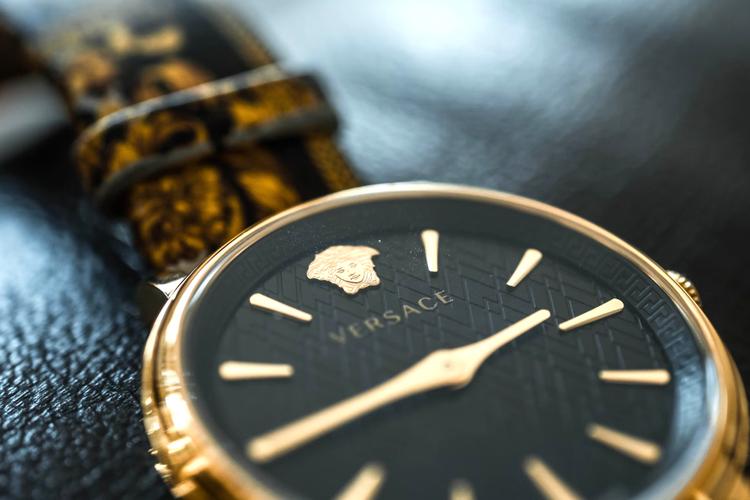 Send Luxury Valentine Gifts to India