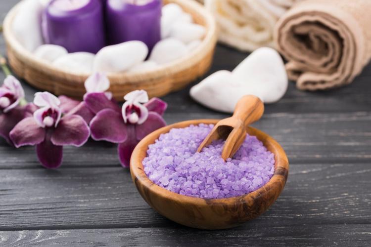 Send Unique Valentine Gifts to India