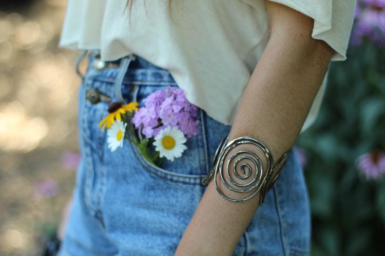 Surprise Romantic Gifts for Girlfriend in 2026