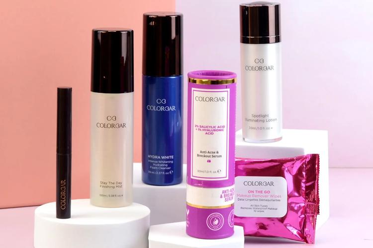 Surprise Romantic Gifts for Girlfriend in 2026