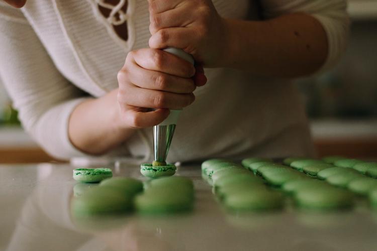 Top 12 Gifts to Send to India from UK