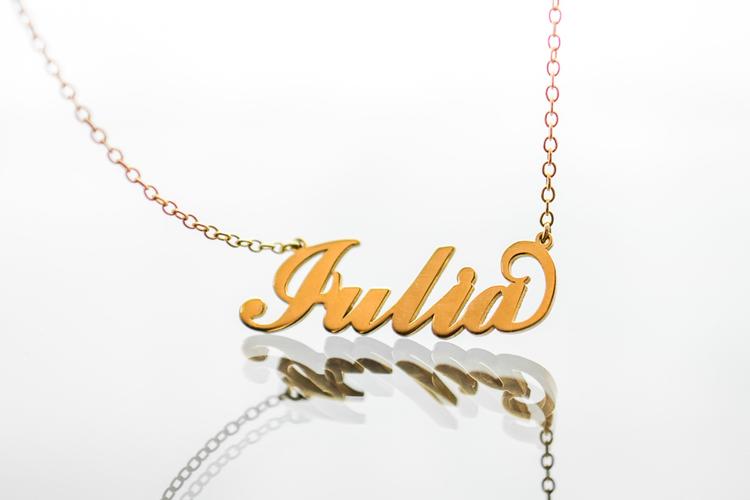 Unique Gifts for Her in India under  ₹ 2000