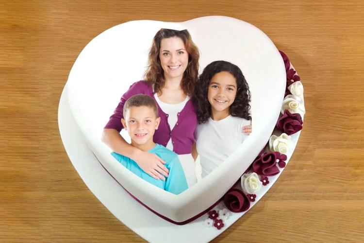 Top 6 Fondant Cakes to Send to Your Loved Ones