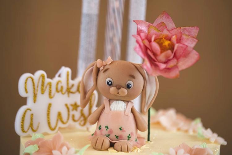 Top 6 Fondant Cakes to Send to Your Loved Ones