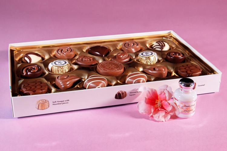 Send Flowers and Chocolates to India