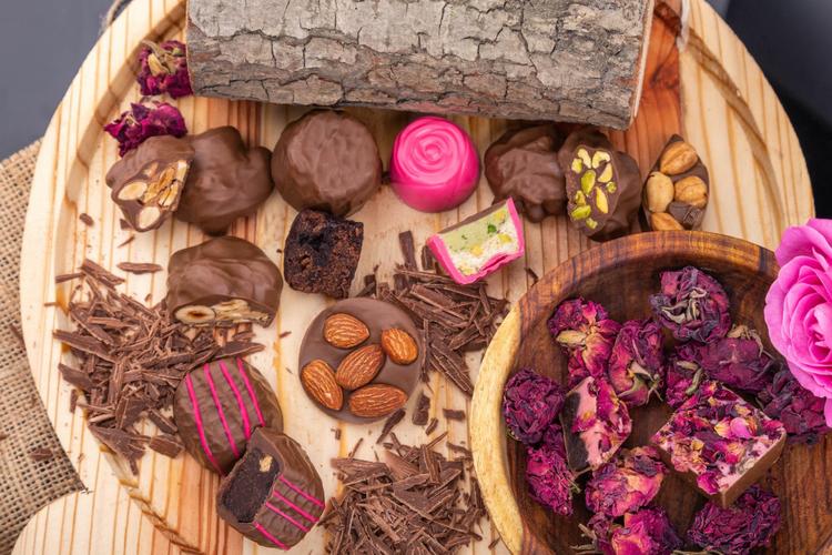 Top 5 Chocolate Gifts for Your Girlfriend in India