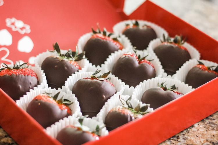 Top 5 Chocolate Gifts for Your Girlfriend in India