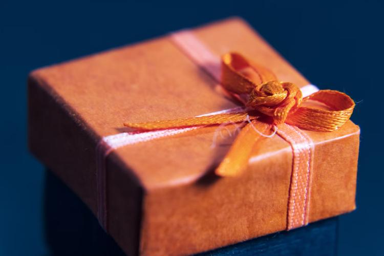 Send Gifts to India According to Relation