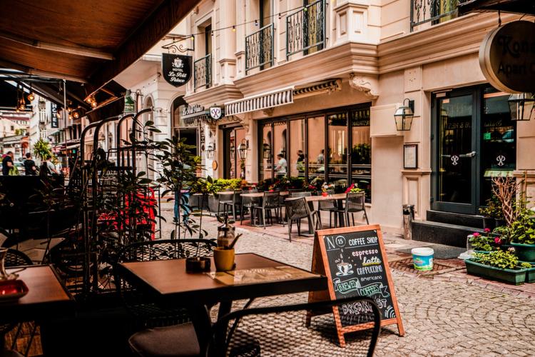 How to Celebrate Valentine's Day in Hyderabad?