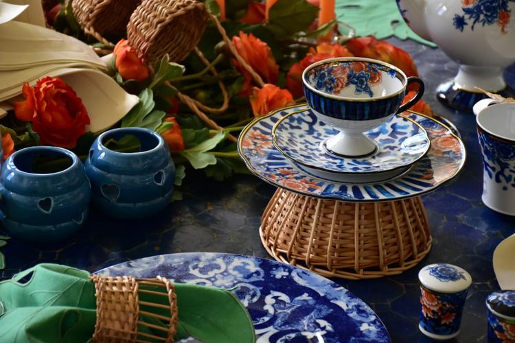 What to Gift to Parents on 25th Anniversary?