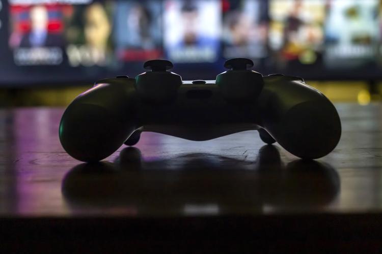 Top 6 Long-Distance Valentine's Day Gifts for NRI Couples