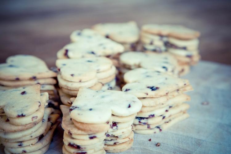 Top 5 Valentine's Day Gourmet Hampers to Send to India