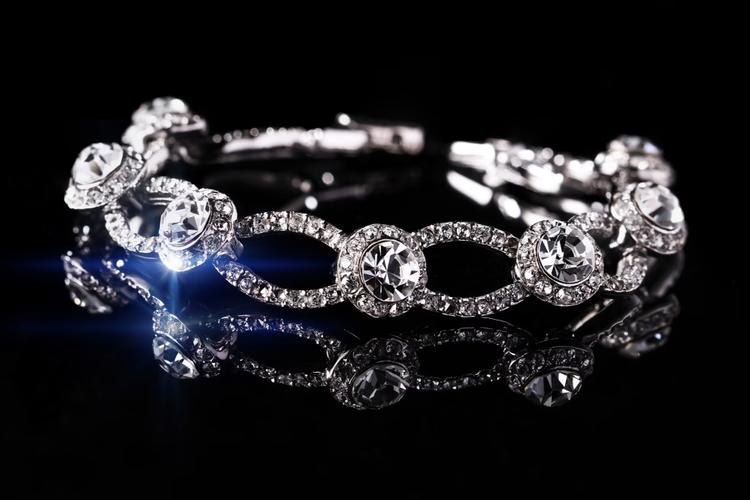 Top 5 Jewelry Gifts for Valentine's Day in India 