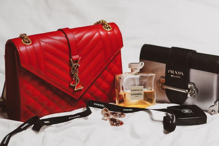 Best 7 Valentine's Gifts for Her to Send in Bangalore