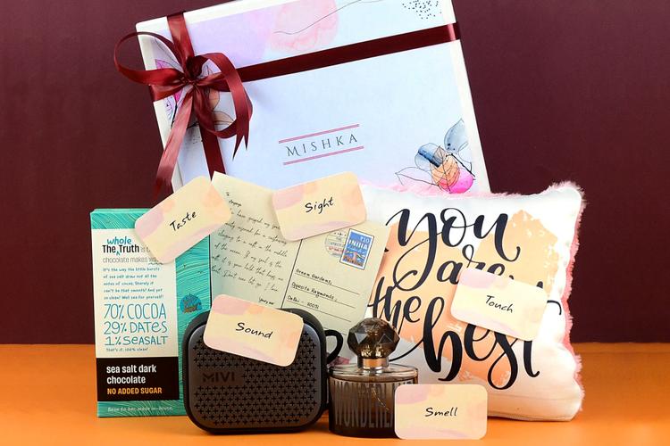 Top 7 Valentine's Day Gifts to Send to Jalandhar