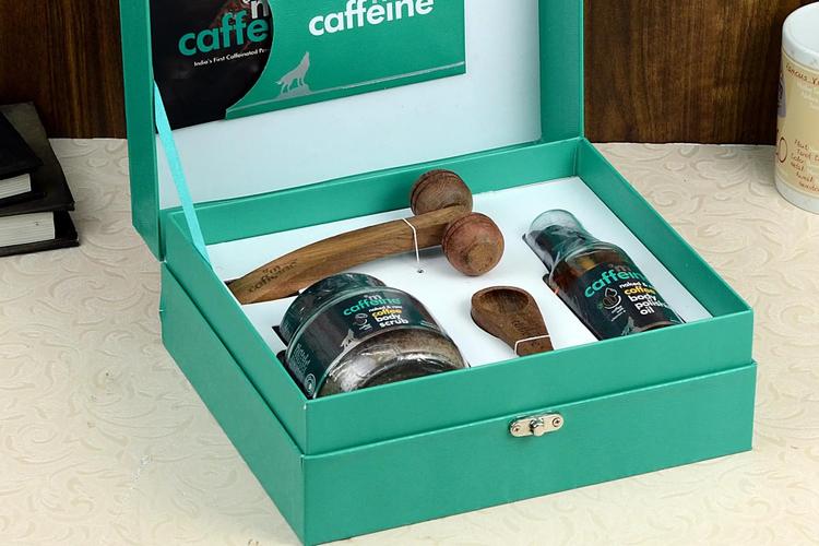 Top 7 Valentine's Day Gifts to Send to Jalandhar