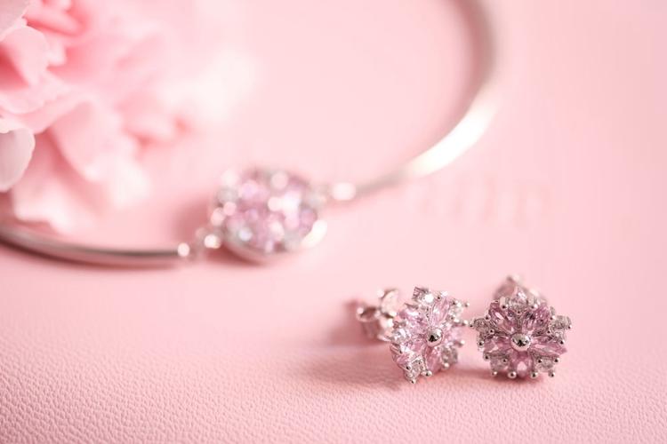 Valentine's Day Gifts to Send in Ludhiana 