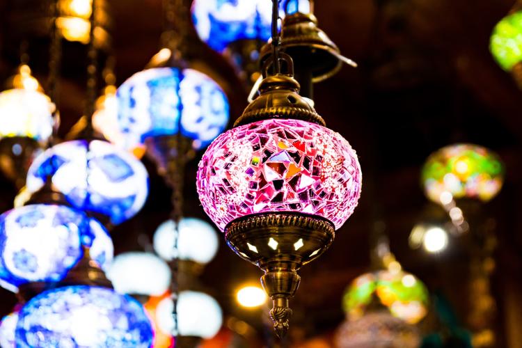 Top 7 Valentine's Day Gifts to Send to Thane