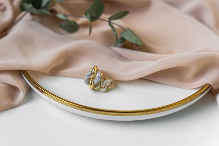 Top 7 Valentine's Day Gifts to Send to Jaipur