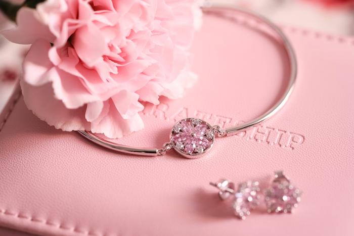 Top 9 Mother's Day Gifts to Send to Amritsar