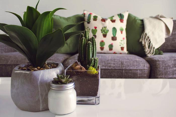 Top 10 Anniversary Gifts to Hyderabad