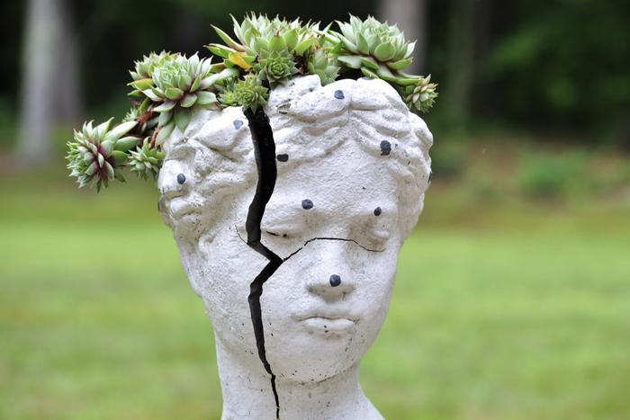 Top 10 Anniversary Gifts to Hyderabad