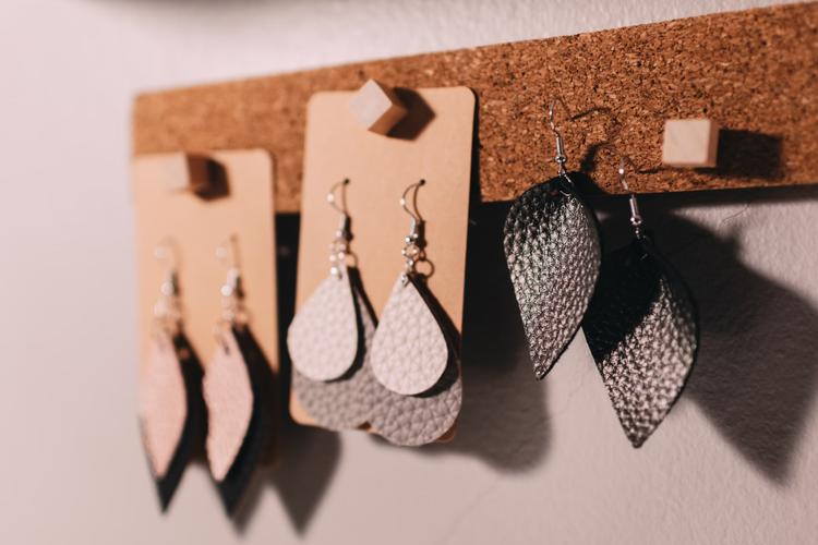 Best Rakhi Gifts to Send to Hoshiarpur 