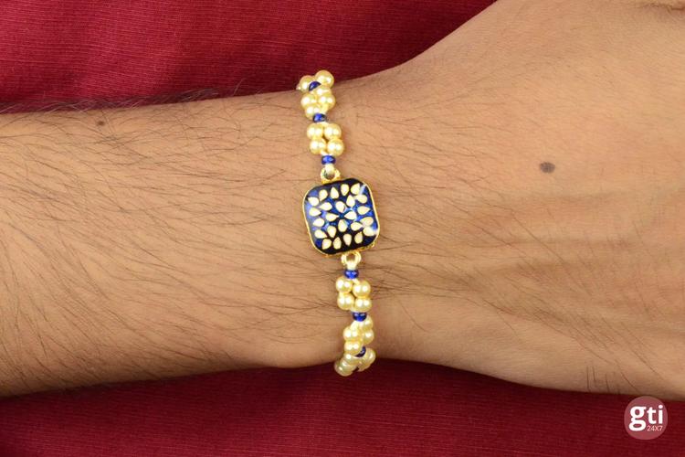 What Should you do with Rakhi once Raksha Bandhan is Over?