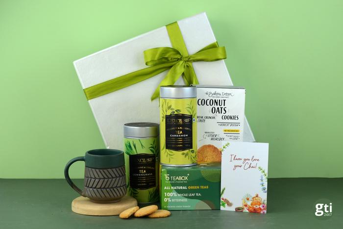 Top 10 Teacher's Day Gifts to Send to Hyderabad