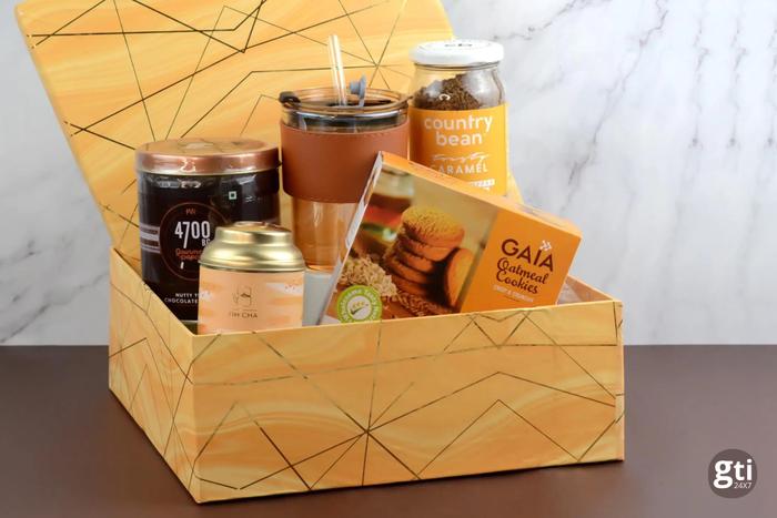 Top 10 Teacher's Day Gifts to Send to Hyderabad