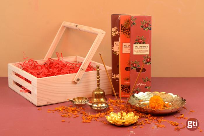 Top 7 Karwa Chauth Gifts to Send to Hyderabad