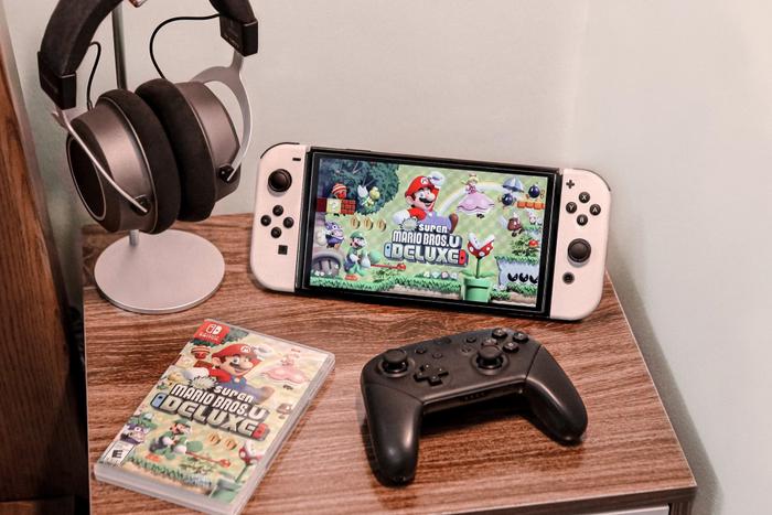 Top 9 New Year Gifts to Send to Hyderabad