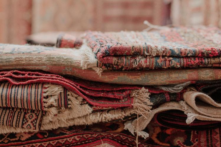 What gifts to offer to Spiritual Guru?